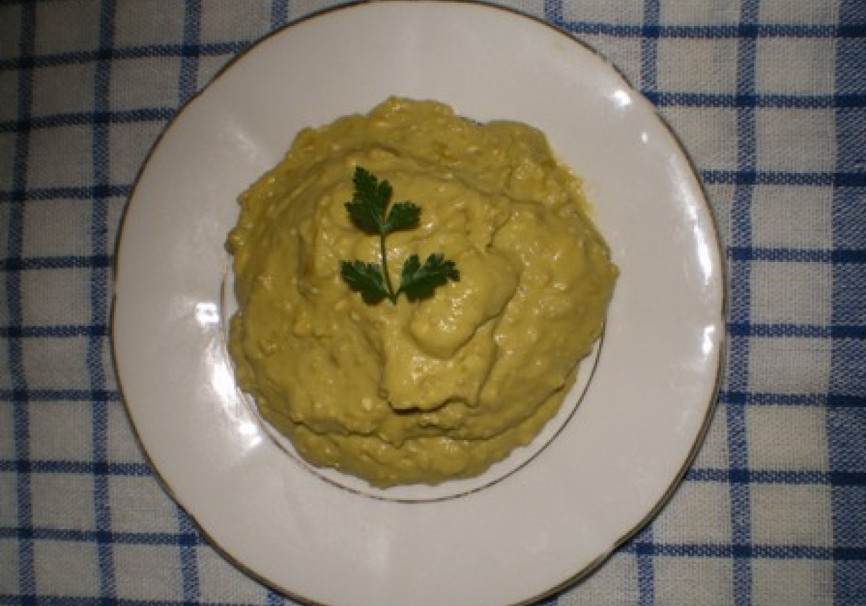 Zielona pasta z groszku foto