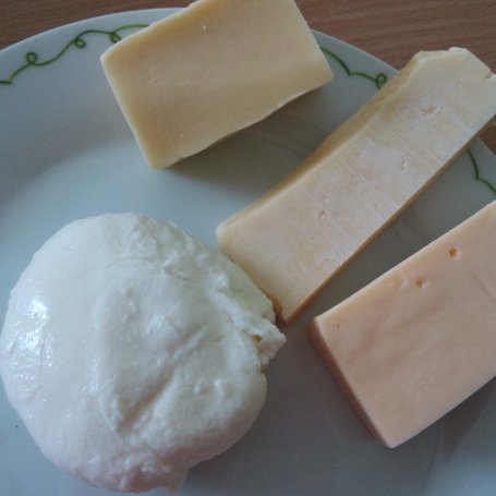 Krok 4 - Zielona pizza z cukinią foto