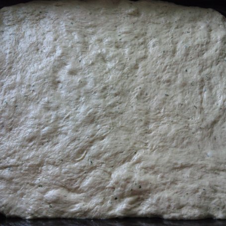 Krok 6 - Zielona pizza z cukinią foto