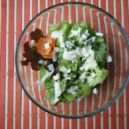 Krok 3 - Zielona sałata z jogurtem i koperkiem foto