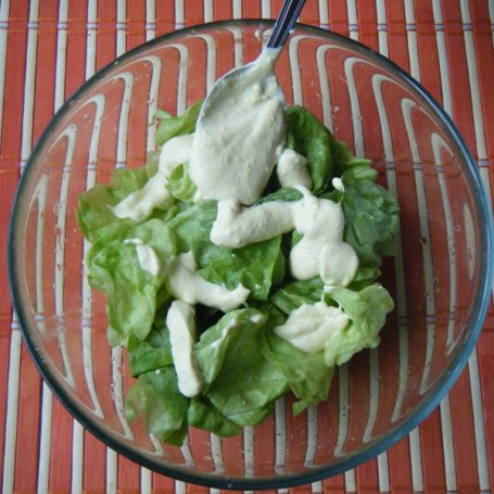 Krok 2 - Zielona sałata z jogurtem i koperkiem foto
