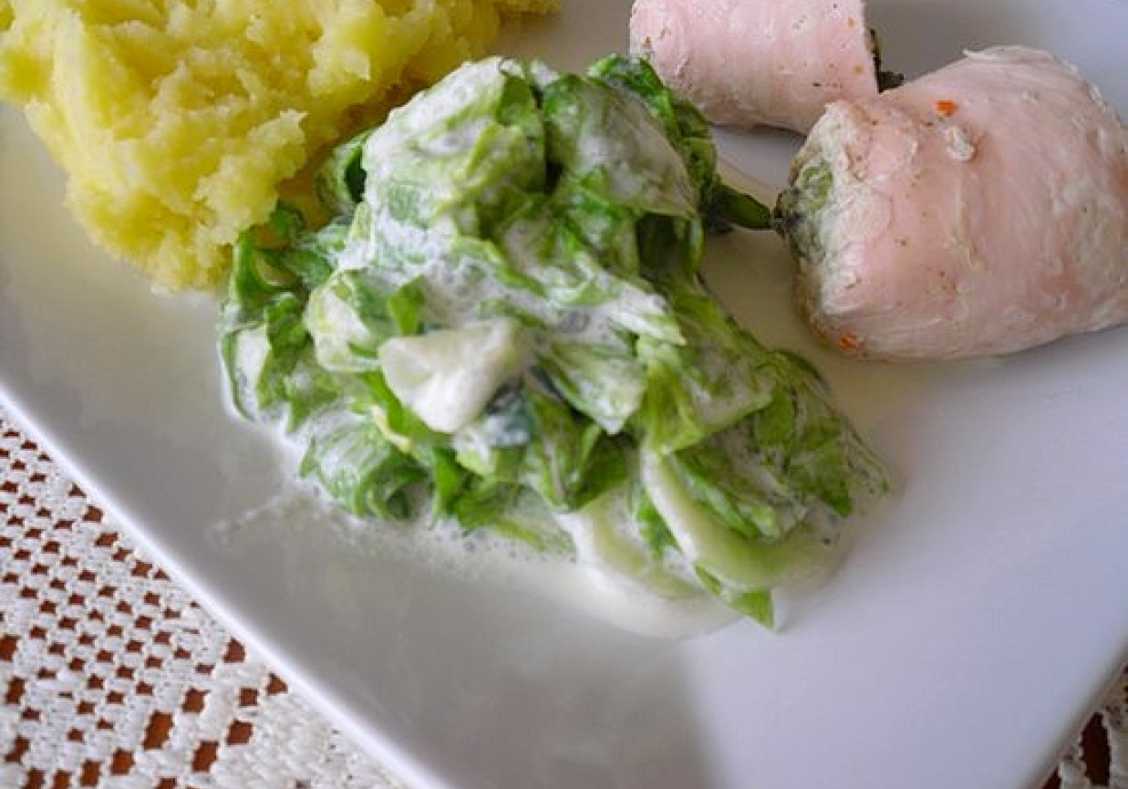 Zielona sałatka do obiadu foto