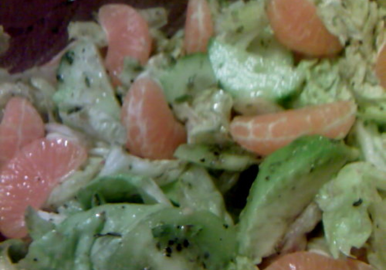 Zielona sałatka z mandarynkami foto