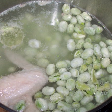 Krok 1 - Zielona zupa, czyli krem z bobu foto