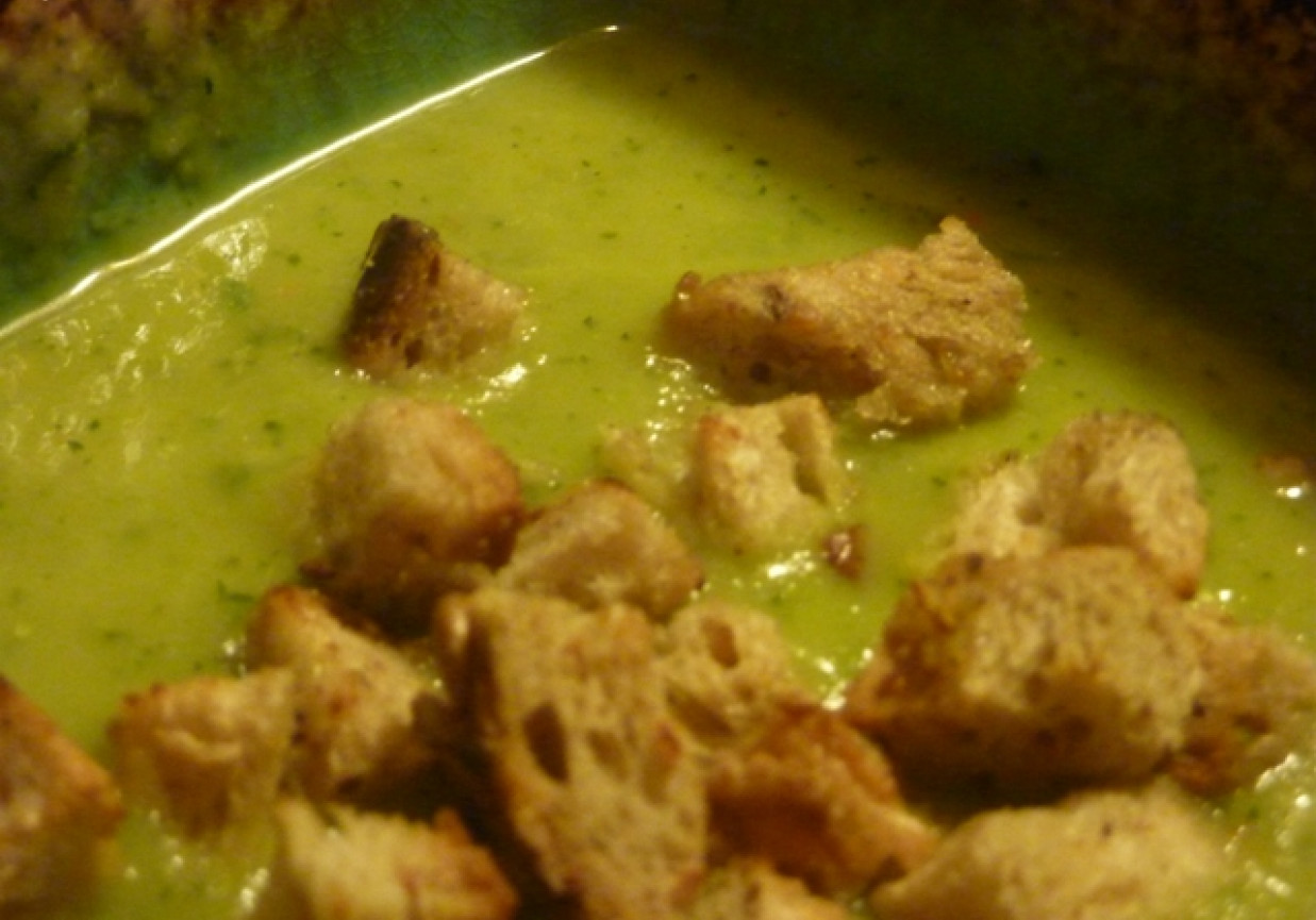 Zielona zupa kremowa foto