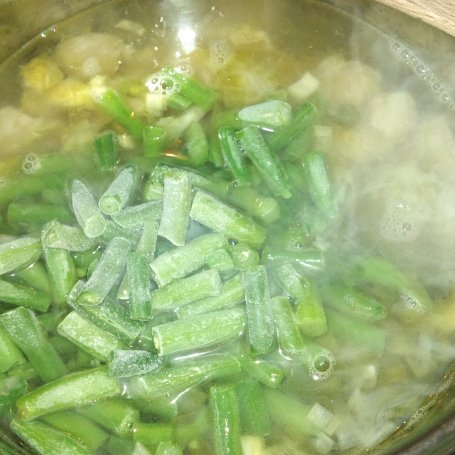 Krok 3 - Zielona zupa z młodą kapustą foto