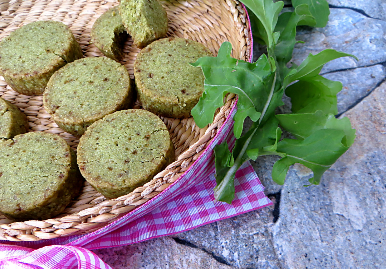 Zielone ciasteczka z rukolą foto