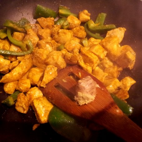 Krok 2 - zielone curry z mango foto