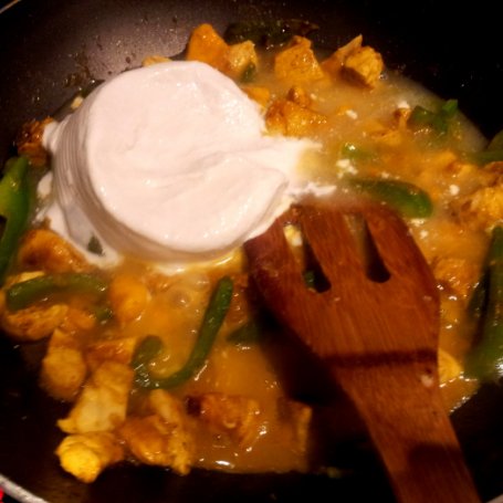 Krok 3 - zielone curry z mango foto