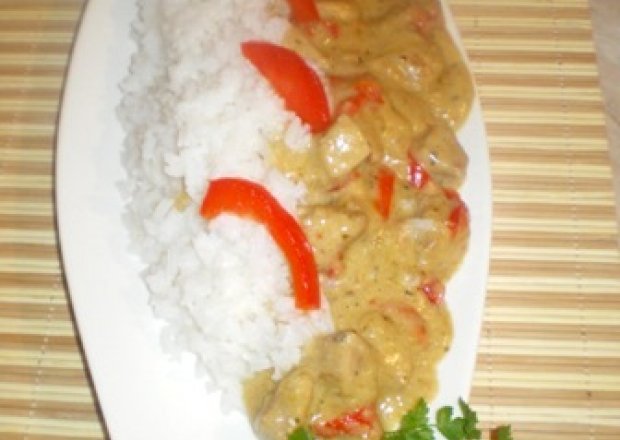 Fotografia przedstawiająca Zielone curry z wieprzowiny
