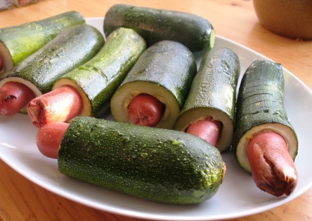 Fotografia przedstawiająca Zielone hot dogi