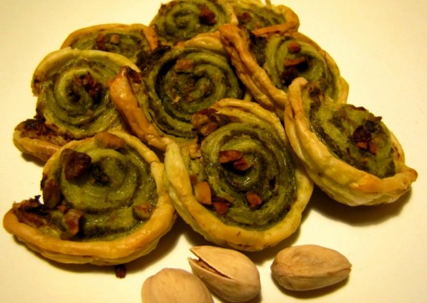 Fotografia przedstawiająca Zielone ślimaczki z pesto