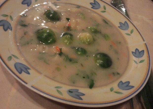 Fotografia przedstawiająca Zielono mi czyli mrożonkowa zupka