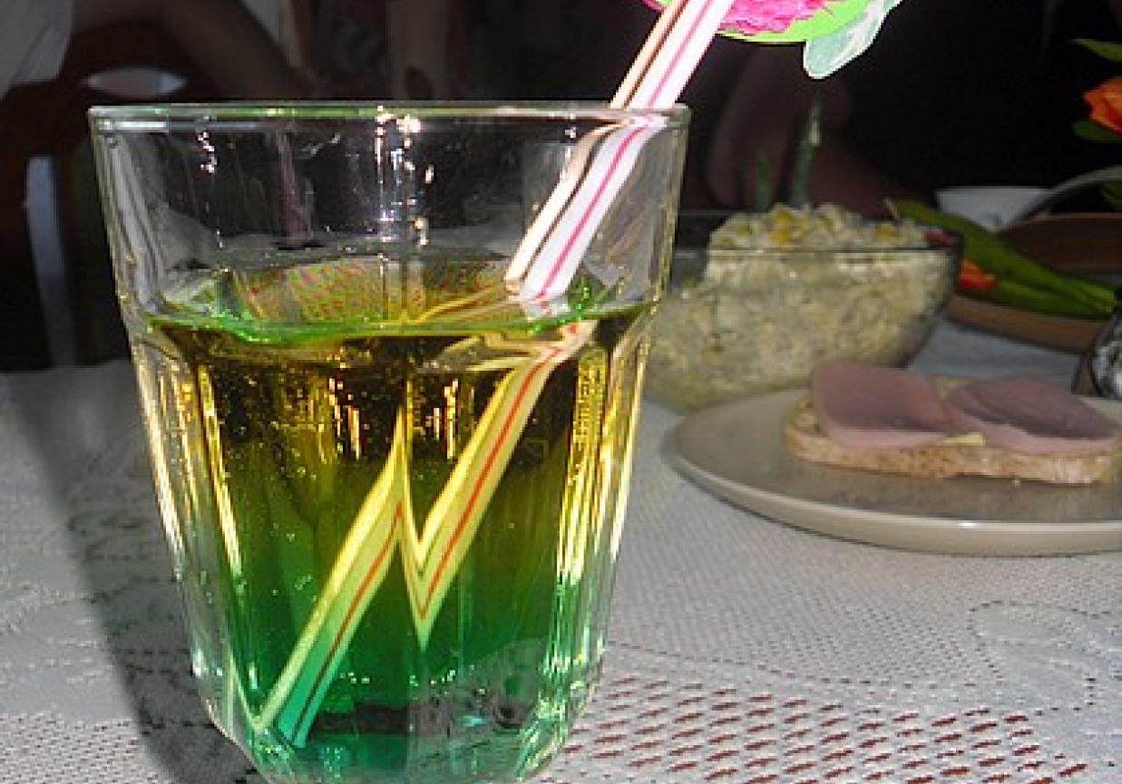 Zielono - żółty drink foto