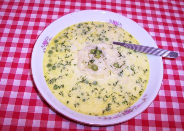 Fotografia przedstawiająca Zielony groszek w zupie serowej