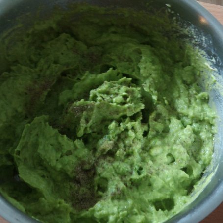 Krok 3 - Zielony hummus czyli pasta z groszku i awokado foto