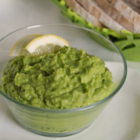 Krok 5 - Zielony hummus czyli pasta z groszku i awokado foto