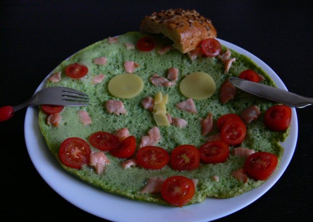 Fotografia przedstawiająca Zielony omlet z rukolą