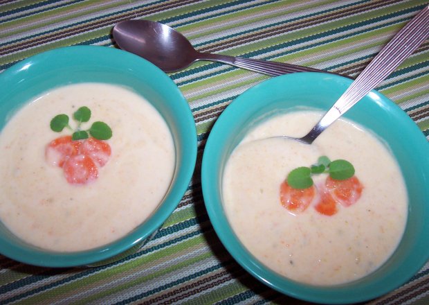 Fotografia przedstawiająca Ziemniaczana zupa krem
