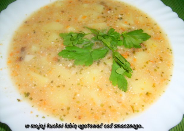 Fotografia przedstawiająca ziemniaczana zupa na toruńskiej kiełbasie...