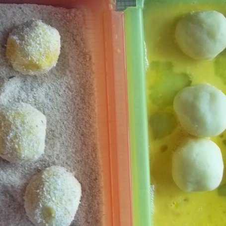 Krok 4 - Ziemniaczane kuleczki z mozarellą foto