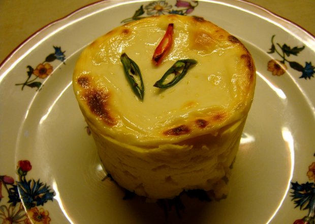 Fotografia przedstawiająca Ziemniaczane puree z mozzarellą.