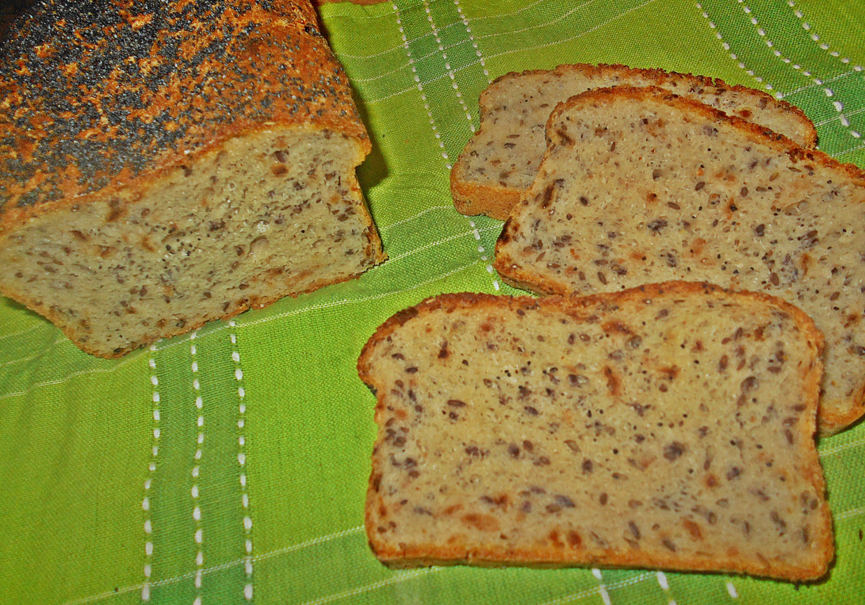 Ziemniaczany chleb z makiem foto
