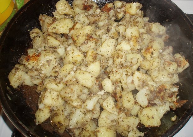 Fotografia przedstawiająca ziemniaki do obiadu