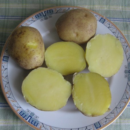 Krok 1 - Ziemniaki faszerowane mozarellą i boczkiem foto