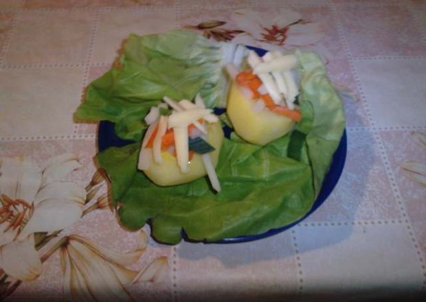 Fotografia przedstawiająca Ziemniaki faszerowane warzywami
