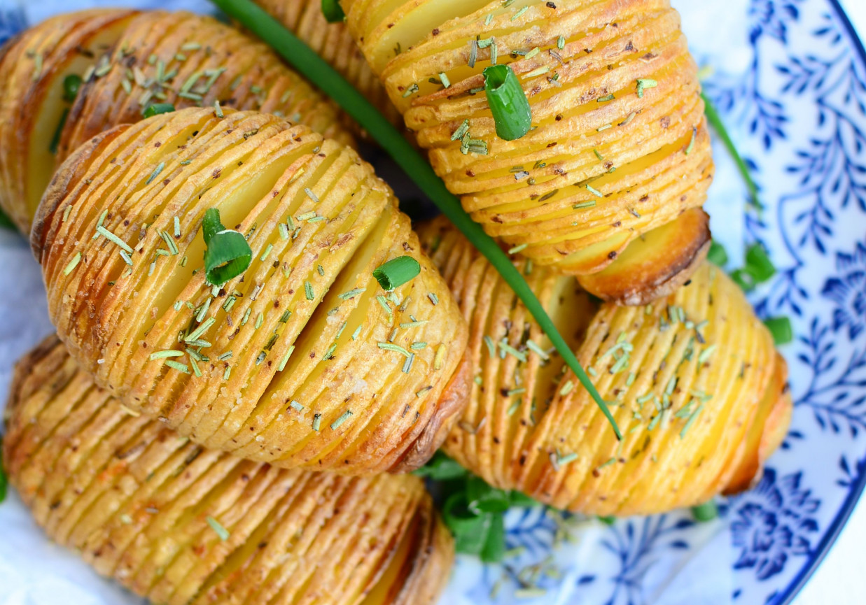 Ziemniaki Hasselback z air fryera foto