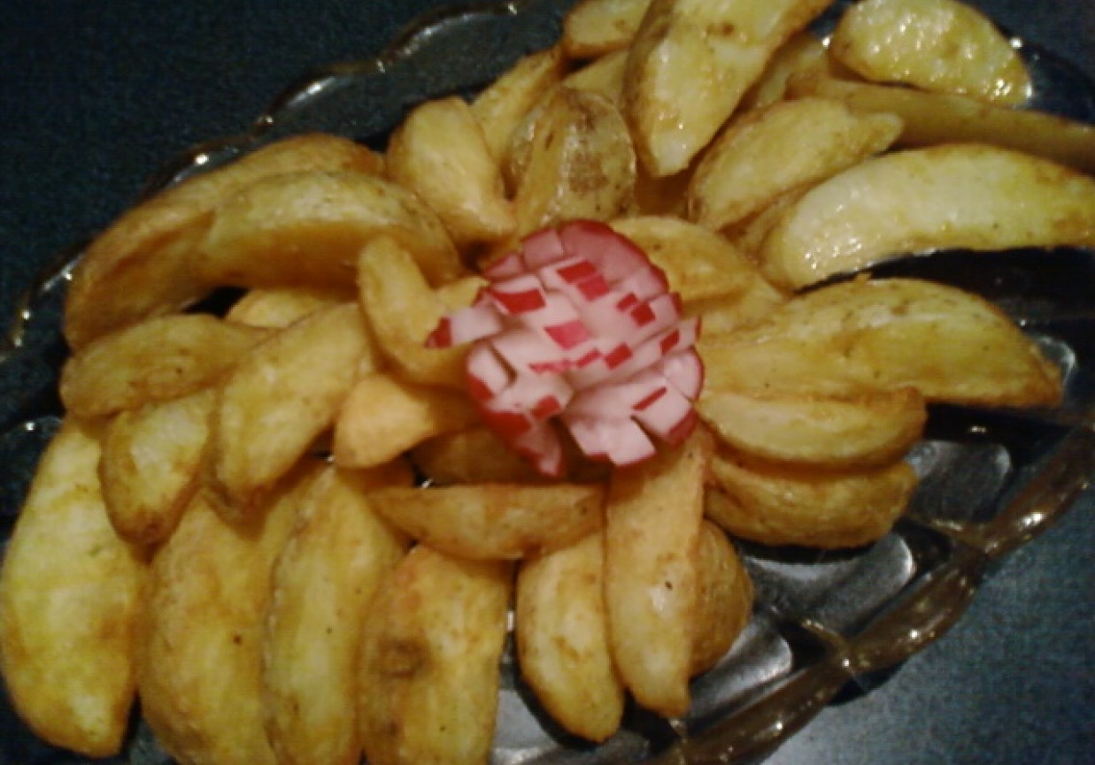 Ziemniaki opiekane do obiadu. foto
