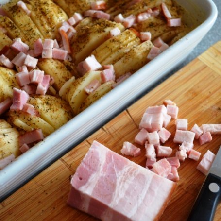 Krok 2 - Ziemniaki pieczone z boczkiem i serem foto