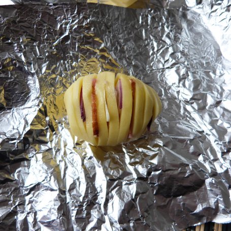 Krok 4 - Ziemniaki pieczone z boczkiem foto
