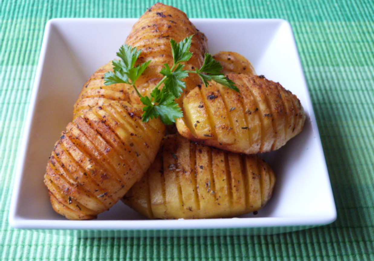 Ziemniaki pieczone z ziołami foto