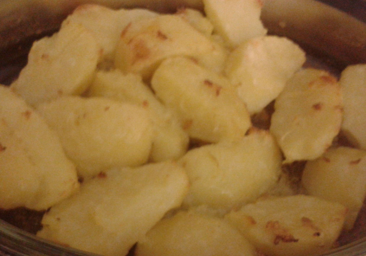 Ziemniaki pieczone ze smalcem i cebulką foto