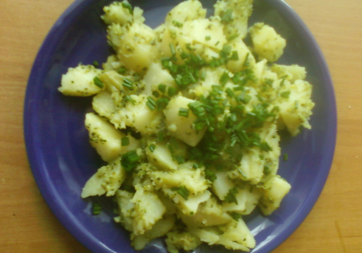 ziemniaki podsmażane z brokułem foto