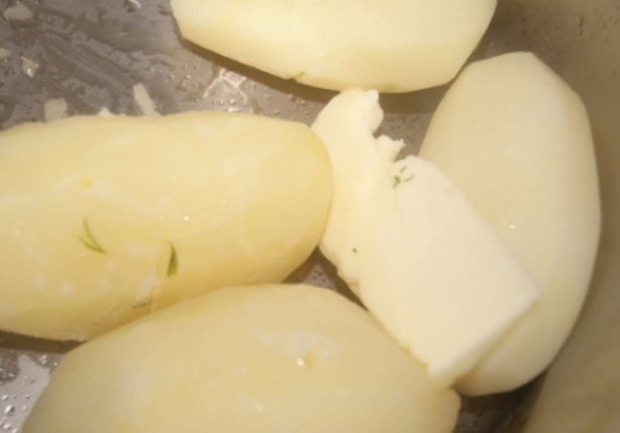 Ziemniaki podwójnie koperkowe z masłem foto