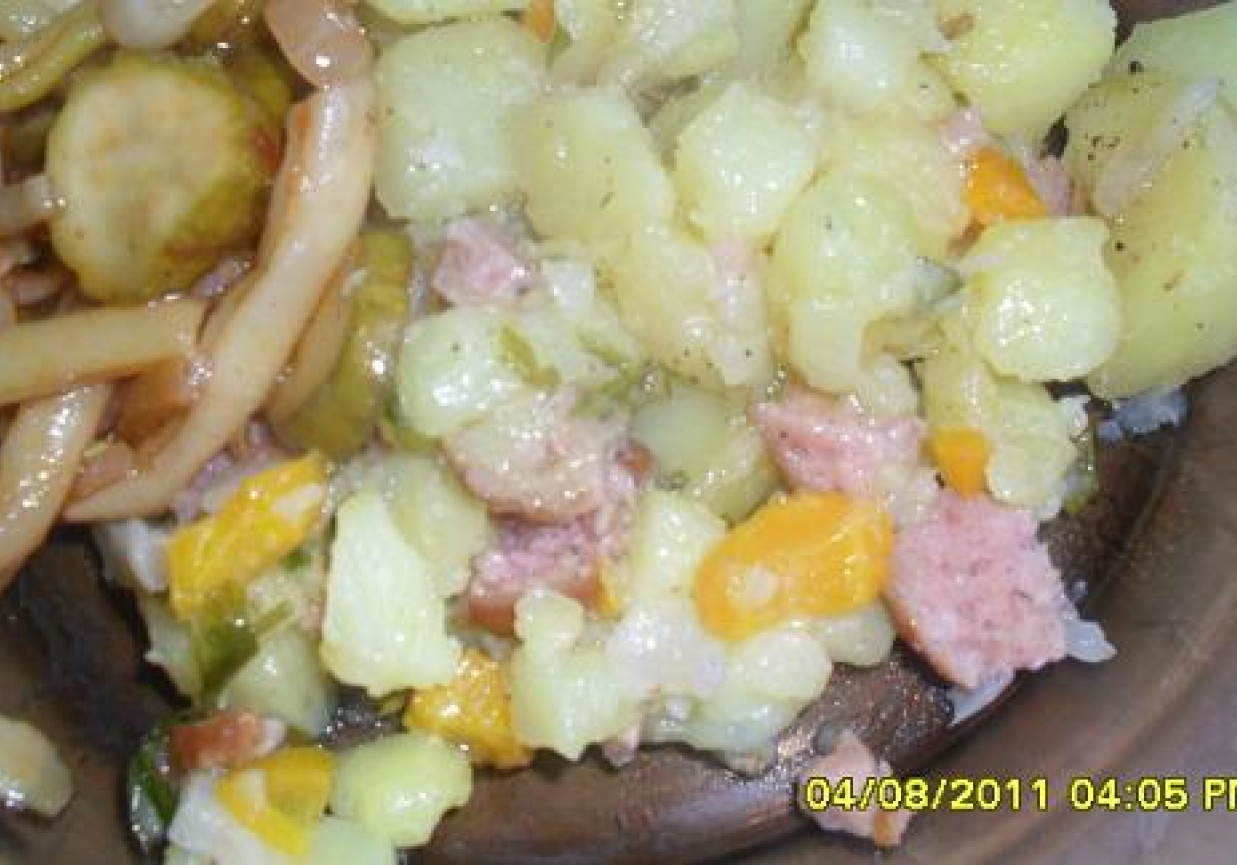 ziemniaki smażone z warzywami foto
