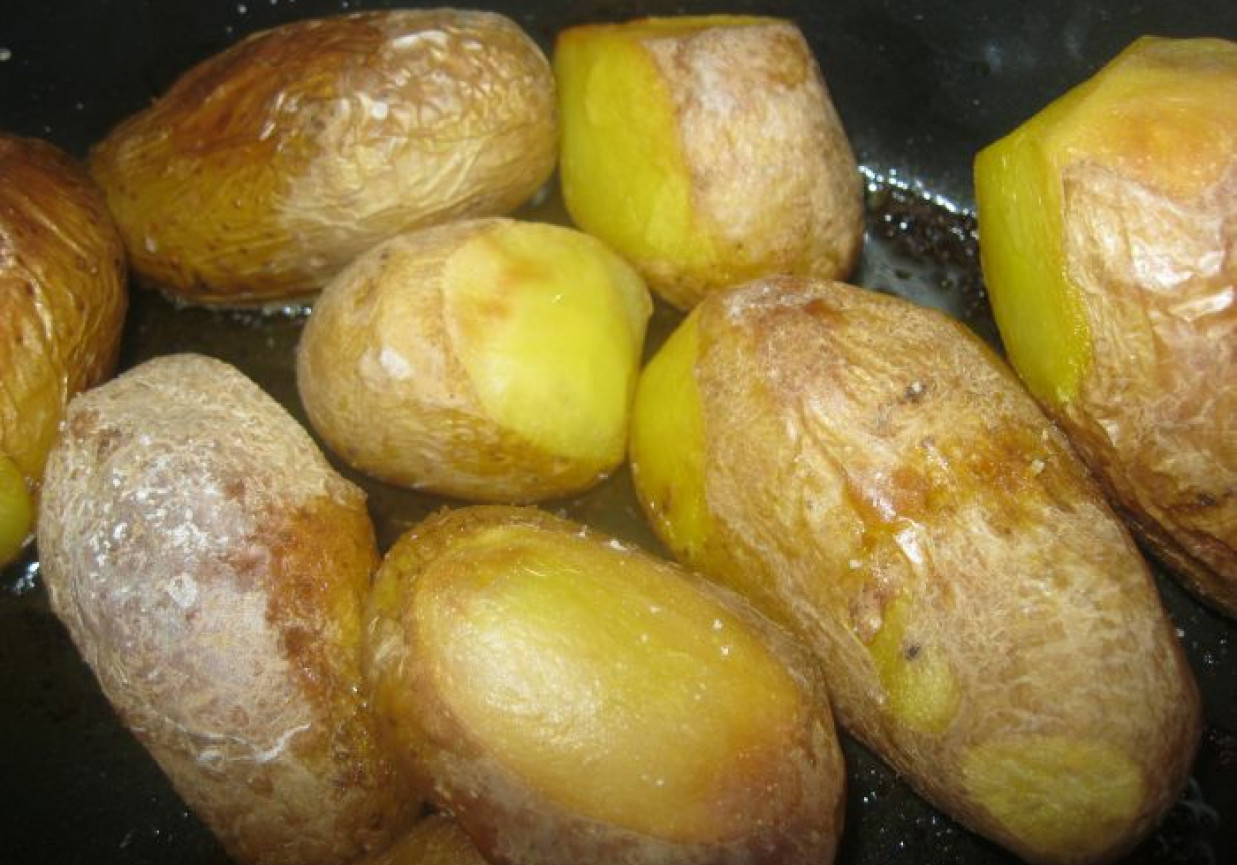 Ziemniaki w mundurkach foto