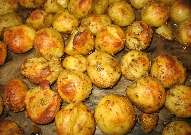 Fotografia przedstawiająca Ziemniaki w rozmarynie