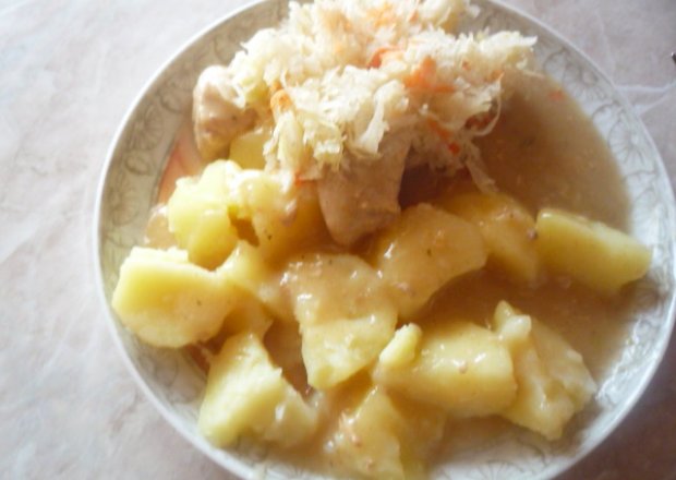 Fotografia przedstawiająca ziemniaki w sosie