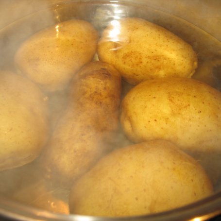 Krok 1 - Ziemniaki wołowiną nadziane foto