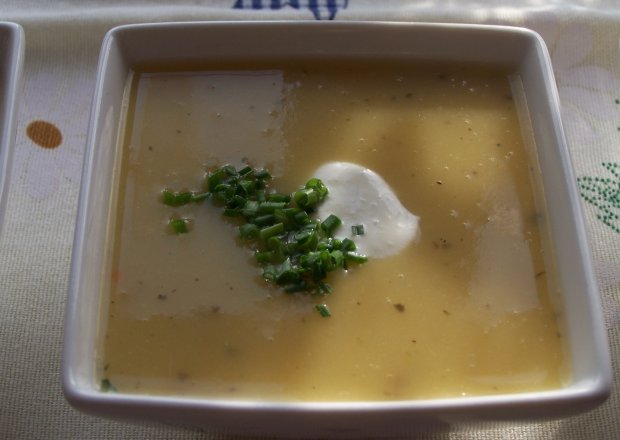 Fotografia przedstawiająca Ziemniaki z cebulą, czyli smaczna zupa krem :)