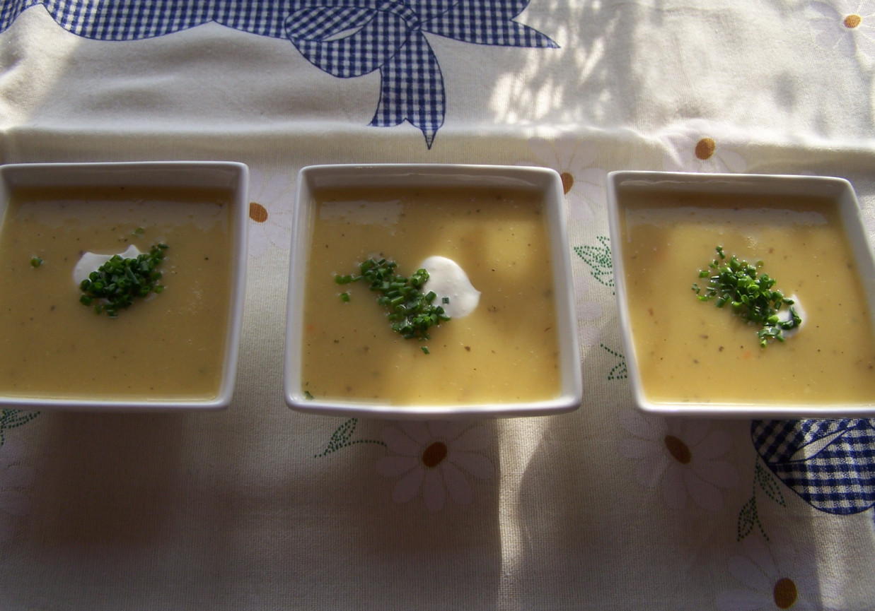 Ziemniaki z cebulą, czyli smaczna zupa krem :) foto
