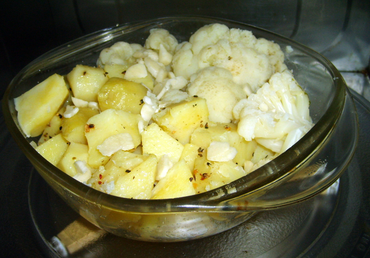 ziemniaki z kalafiorem zapiekane w mikrofali... foto
