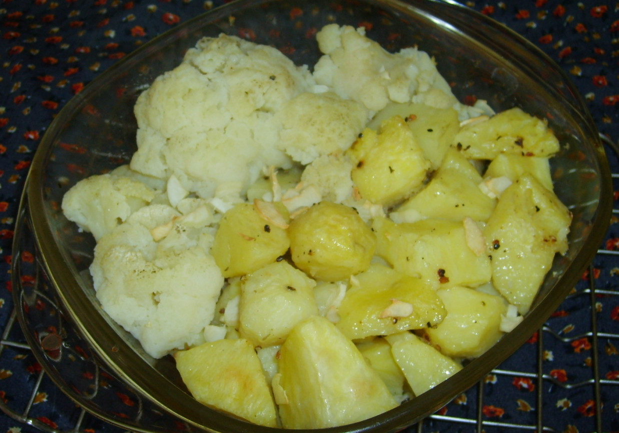 ziemniaki z kalafiorem zapiekane w mikrofali... foto