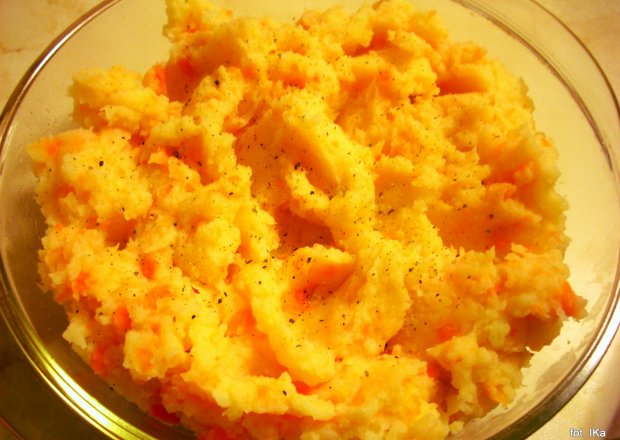 Fotografia przedstawiająca Ziemniaki z marchewką
