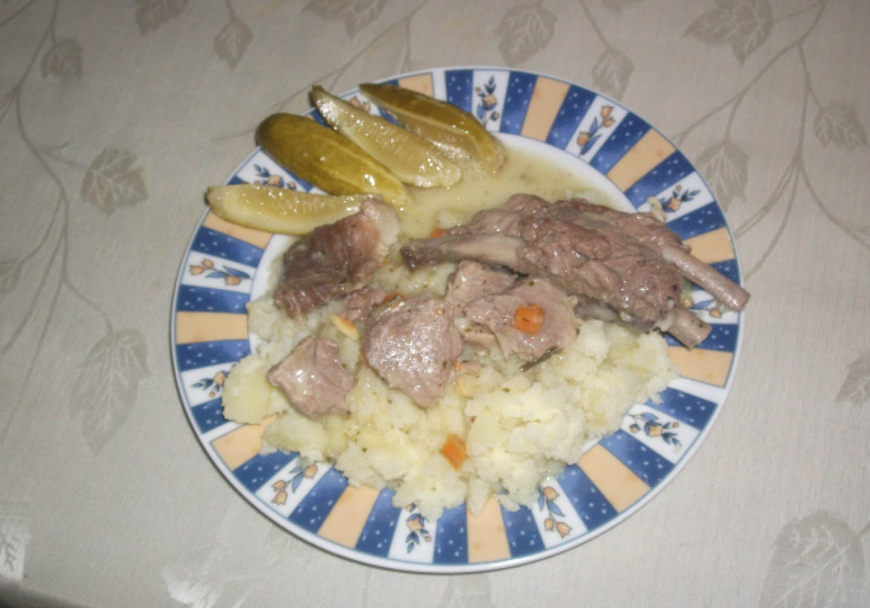 ziemniaki z mięsem wieprzowym foto
