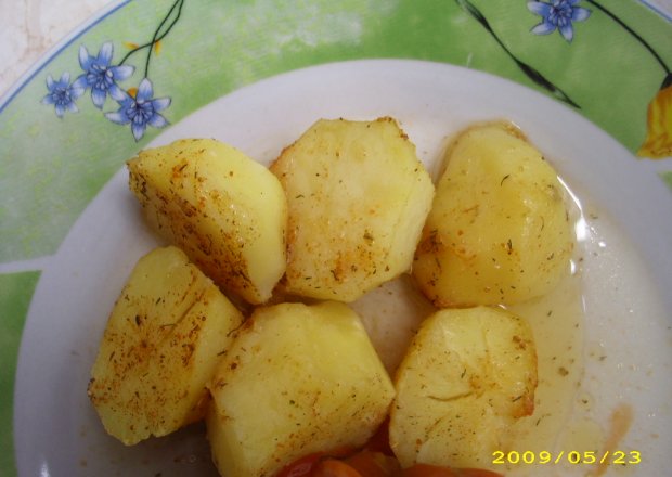 Fotografia przedstawiająca ziemniaki z miodem